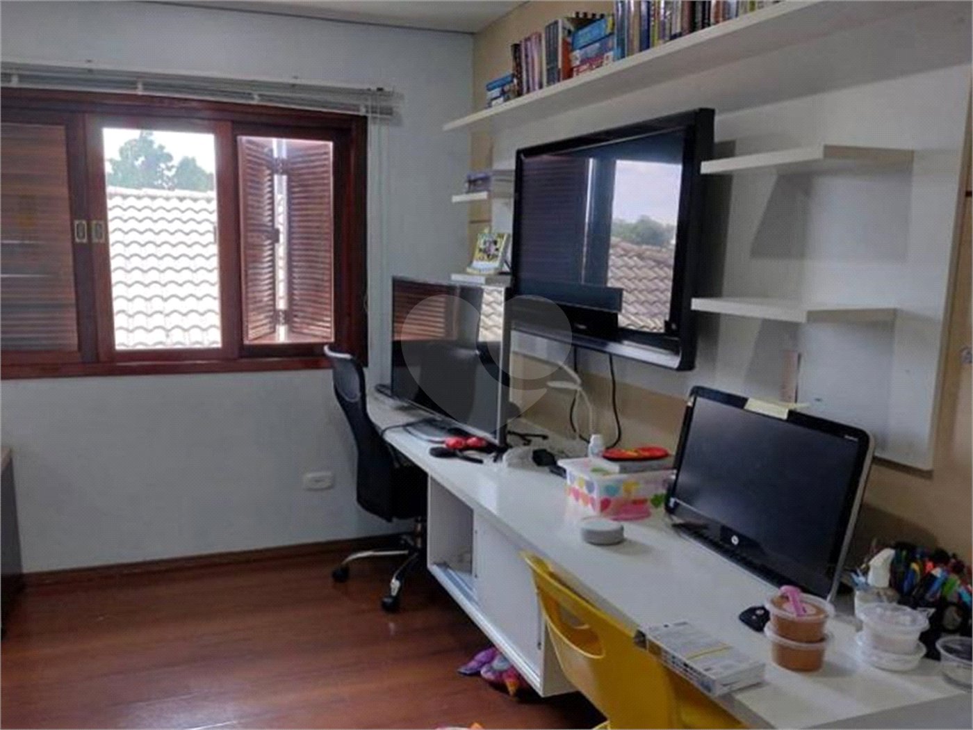 Sobrado à venda com 5 quartos, sendo 3 suítes, em Tremembé, São Paulo, SP