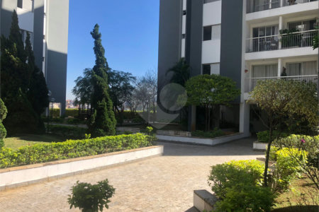 Apartamento à venda com 3 quartos, sendo 1 suíte, em Jardim Mariliza, São Paulo, SP