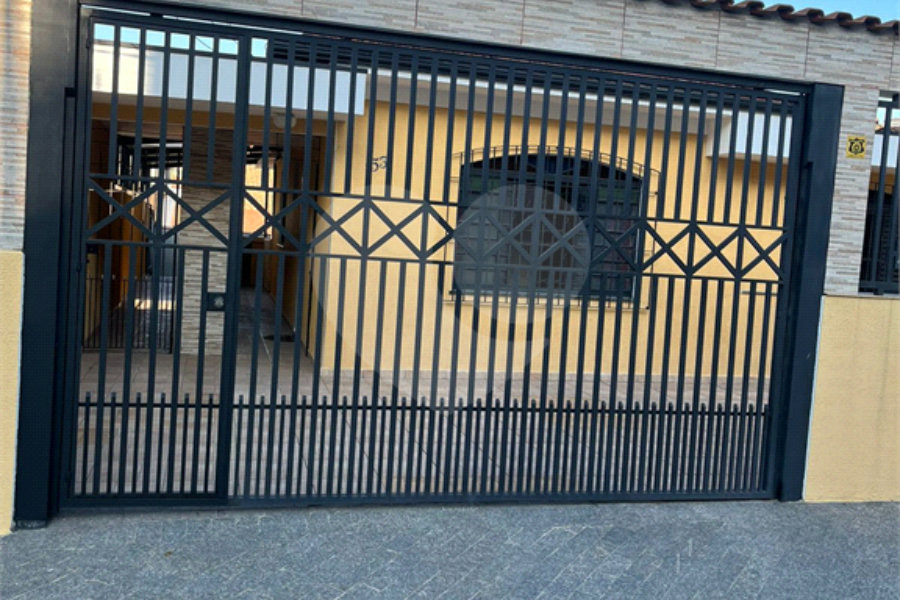 Casa à venda com 3 quartos, sendo 1 suíte,  em Vila Sônia, São Paulo, SP