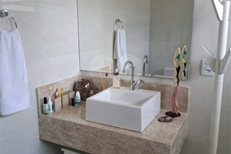Casa Térrea à venda com 3 quartos, sendo 2 suítes,  em Vila Oliveira, Mogi das Cruzes, SP