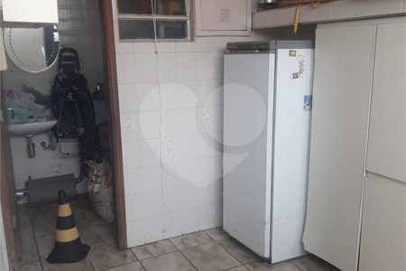 Casa à venda com 3 quartos, sendo 1 suíte,  no Centro, Mogi das Cruzes, SP