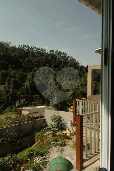 Casa à venda ou para alugar com 3 suítes em Mairiporã, SP
