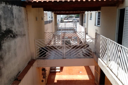 Casa à venda com 4 quartos, sendo 2 suítes,  em Jardim Terezópolis, Guarulhos, SP