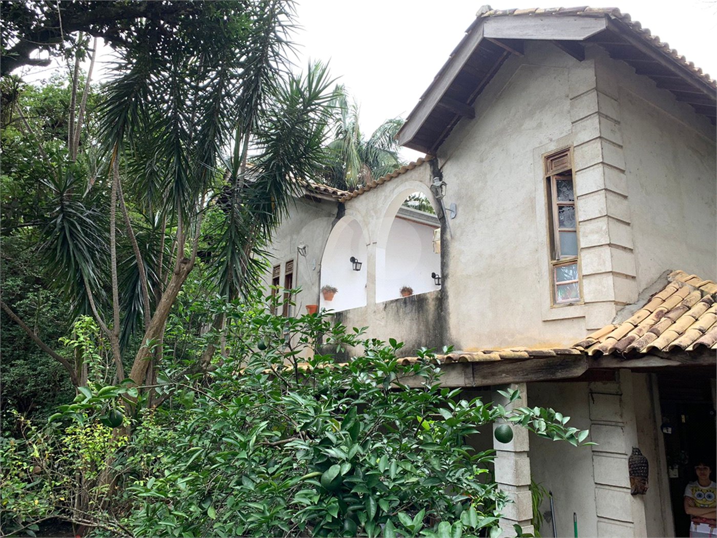 Sobrado à venda com 4 suítes em Tremembé, São Paulo, SP