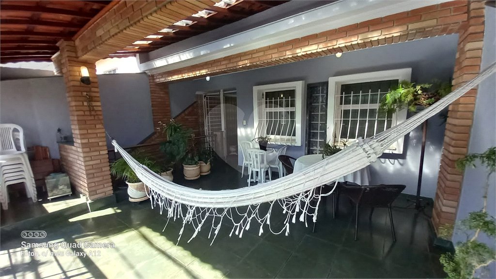 Sobrado à venda com 4 quartos, sendo 1 suíte, em Tremembé, São Paulo, SP