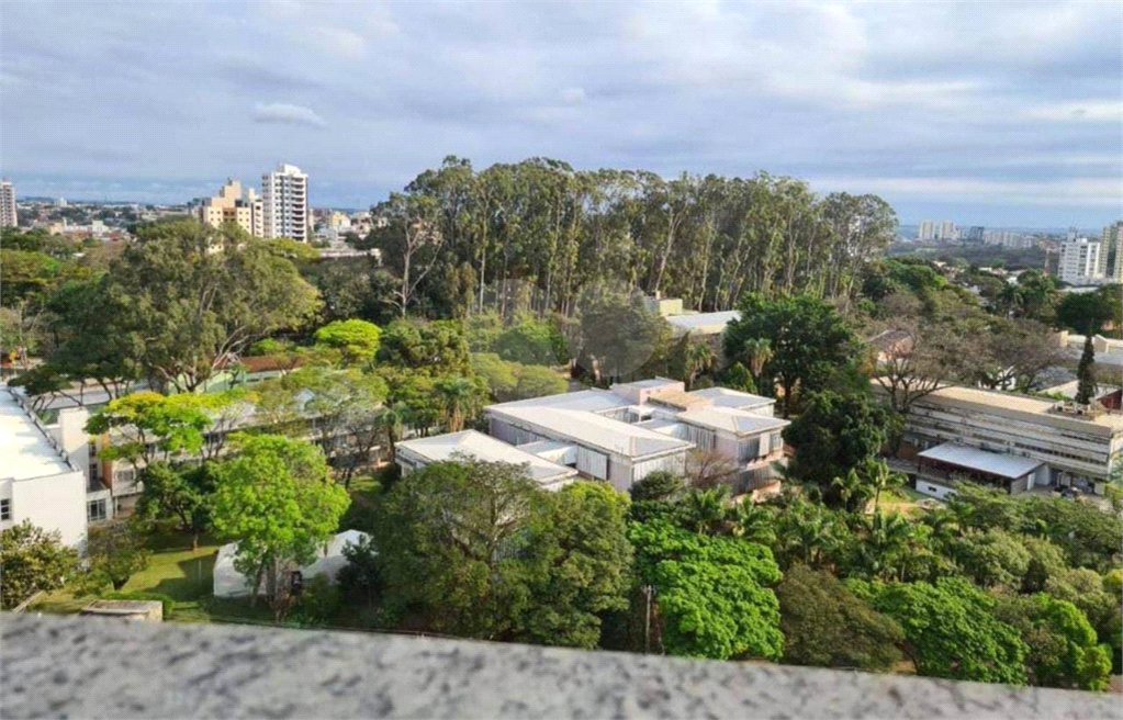 Apartamento no Condomínio Via Campus.