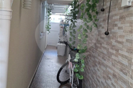 Casa à venda com 3 suítes no condomínio Villa das Flores, Mogi das Cruzes - SP