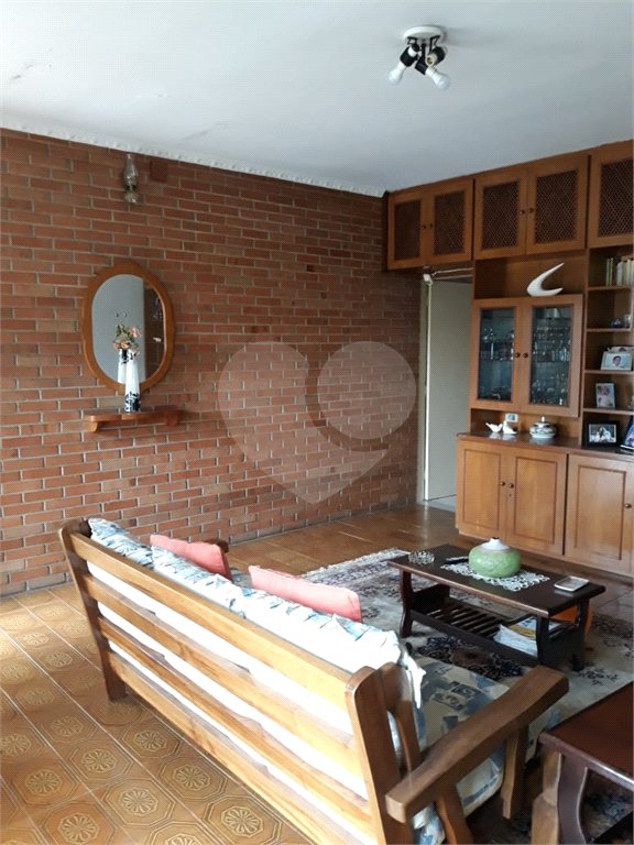Casa à venda com 2 quartos, sendo 1 suíte,  em Vila Anastácio, São Paulo, SP
