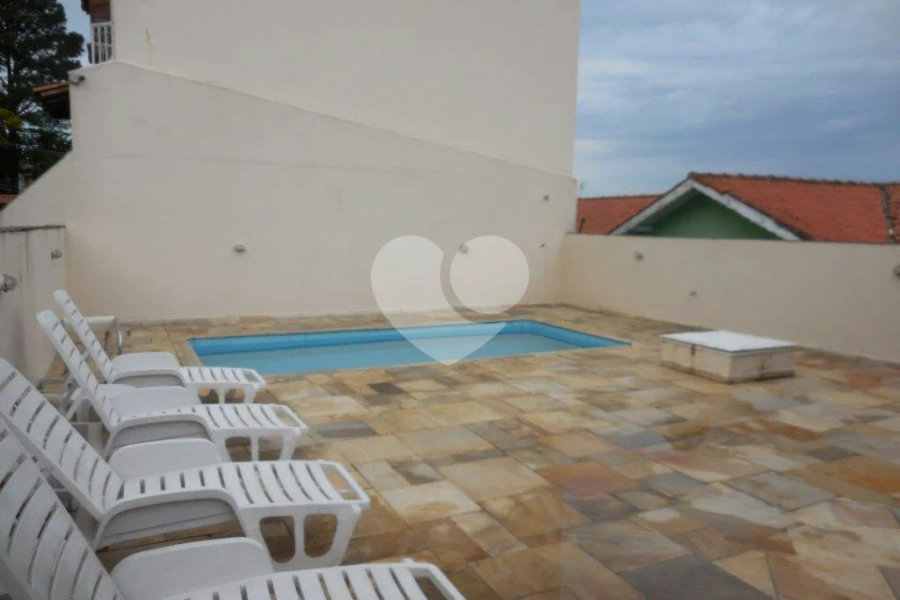 Casa à venda com 3 quartos, sendo 1 suíte, no condomínio Residencial Morada do Horto, São Paulo - SP