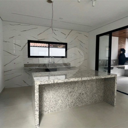Casa à venda com 3 suítes no condomínio Village Itaguaçu, Atibaia - SP