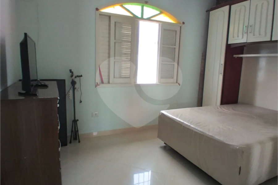 Casa Térrea à venda com 3 suítes em Loty, Itanhaém, SP