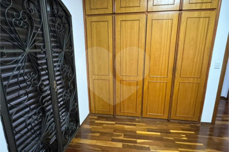 Sobrado à venda com 4 quartos, sendo 1 suíte,  em Jardim Santa Rosa, Araraquara, SP