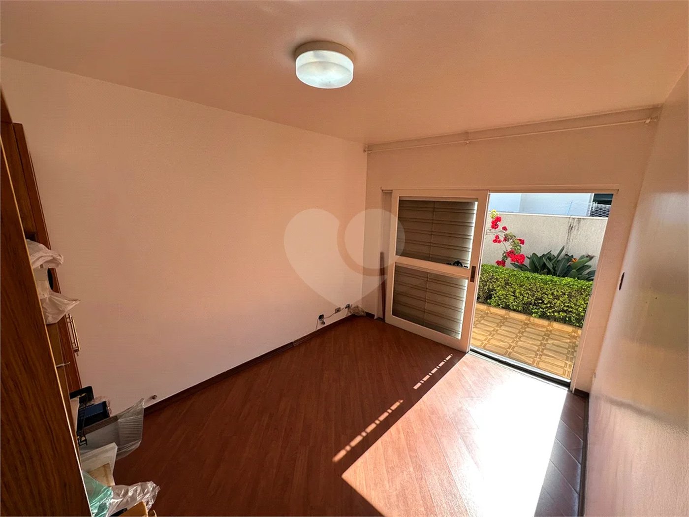 Casa à Venda no Bosque da Saúde com 271m², 3 Dormitórios, 1 Suíte e 4 Vagas