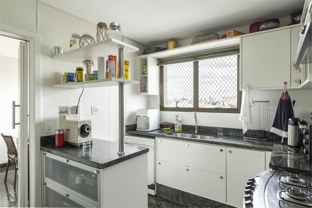 APARTAMENTO COM 3 DORMITÓRIOS, 3 SUÍTES, 3 VAGAS, LAVABO, LAZER, 193 M² - MOEMA