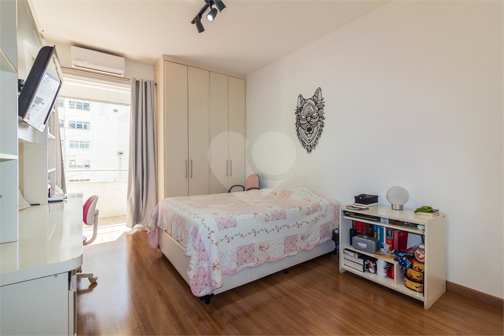 Apartamento à venda com 3 quartos, sendo 1 suíte,  em Santa Cecília, São Paulo, SP