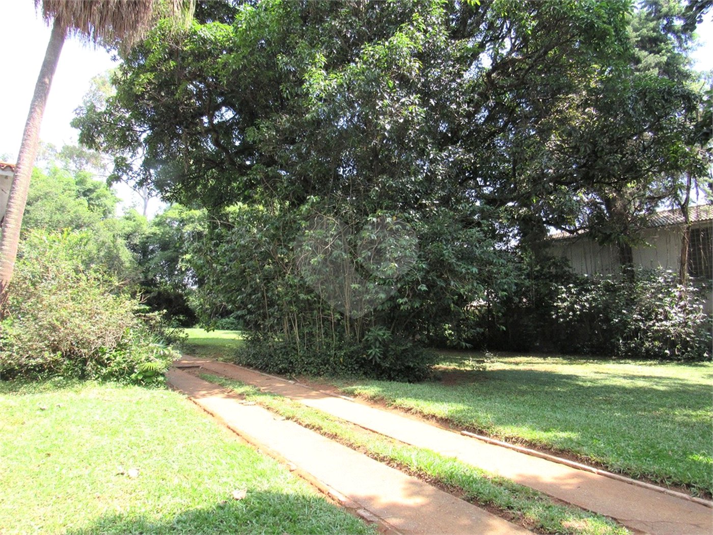 Terreno à venda com 1 quarto, sendo 3 suítes, em Granja Julieta, São Paulo, SP