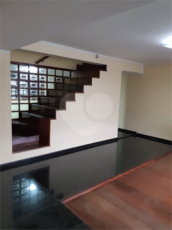 Sobrado à venda com 3 quartos, sendo 1 suíte, em Vila Tibagi, Guarulhos, SP