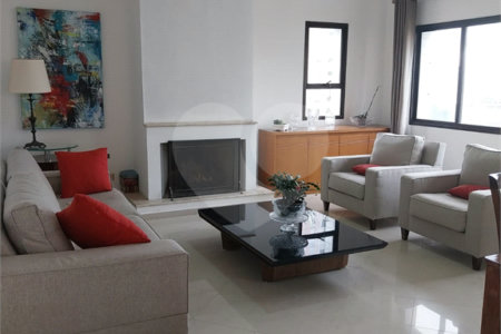 Apartamento à venda com 4 quartos, sendo 1 suíte,  em Vila Ipojuca, São Paulo, SP