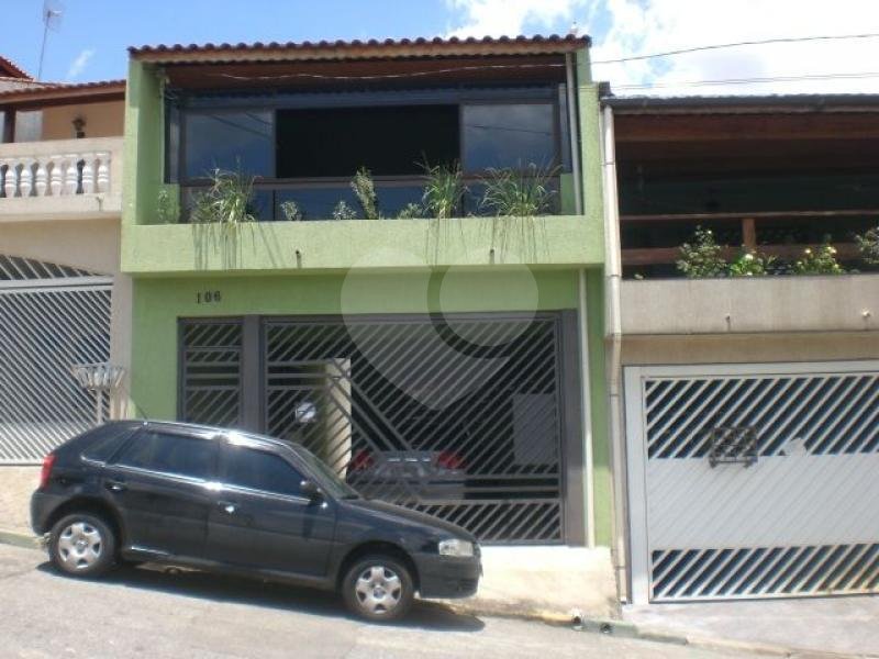 Sobrado à venda com 3 quartos, sendo 1 suíte, em Jardim Peri, São Paulo, SP