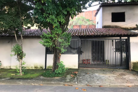 Casa à venda com 4 quartos, sendo 1 suíte, em Loteamento Shangrilá, Valinhos, SP