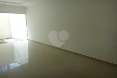 Casa à venda ou para alugar com 4 quartos, sendo 2 suítes, no condomínio Vila Hípica, São Paulo - SP