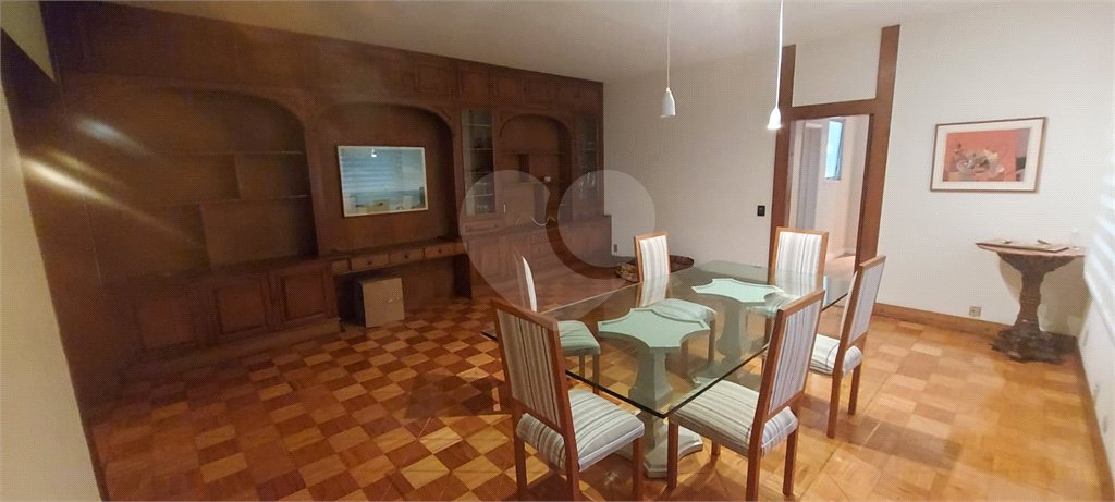 Apartamento à venda com 4 quartos, sendo 1 suíte,  em Laranjeiras, Rio de Janeiro, RJ