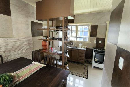 Casa à venda com 4 quartos, sendo 2 suítes, no Centro, Santa Cruz Cabrália, BA