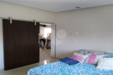 Casa à venda com 3 quartos, sendo 1 suíte, no condomínio Jd Portal de Itaici, Indaiatuba - SP