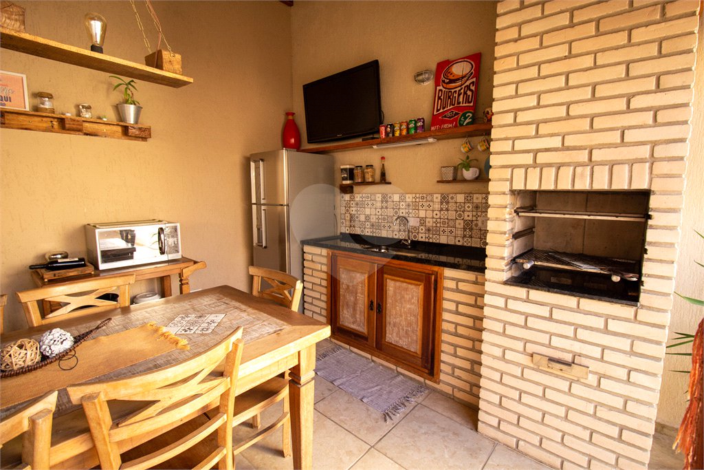 Casa à venda com 3 quartos, sendo 1 suíte,  em Jardim Villaça, São Roque, SP