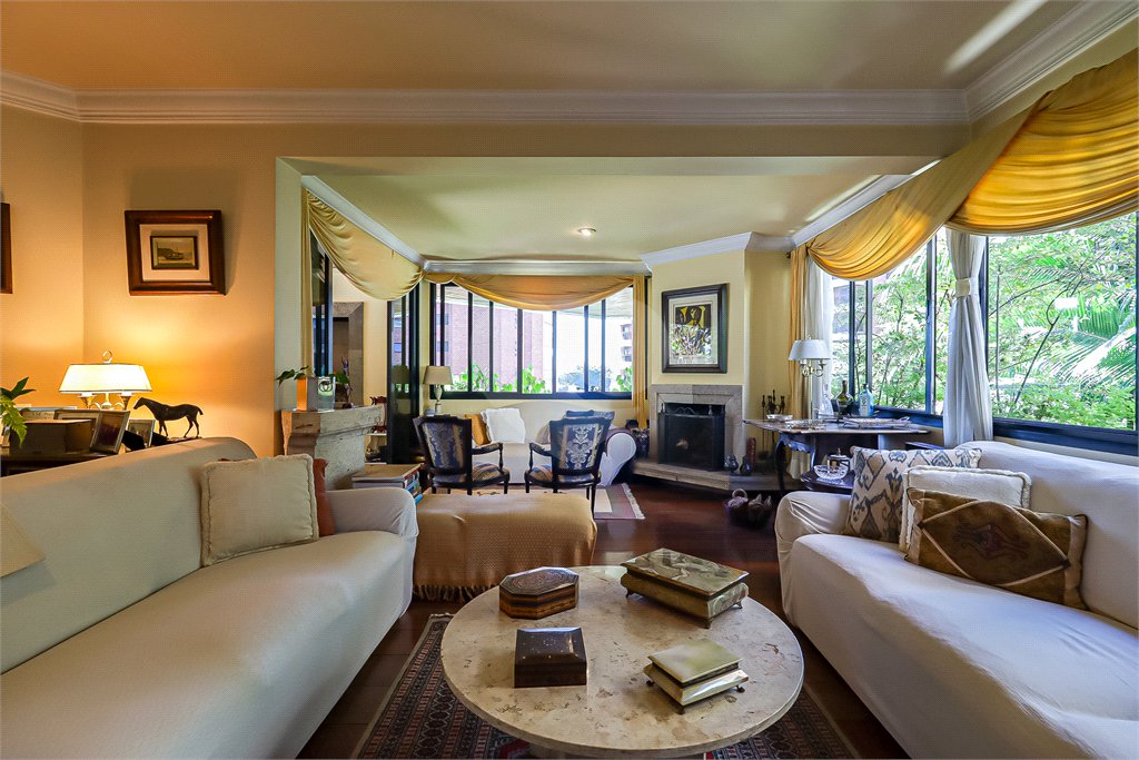 Apartamento à venda ou para alugar com 4 suítes em Jardim Vitória Régia, São Paulo, SP