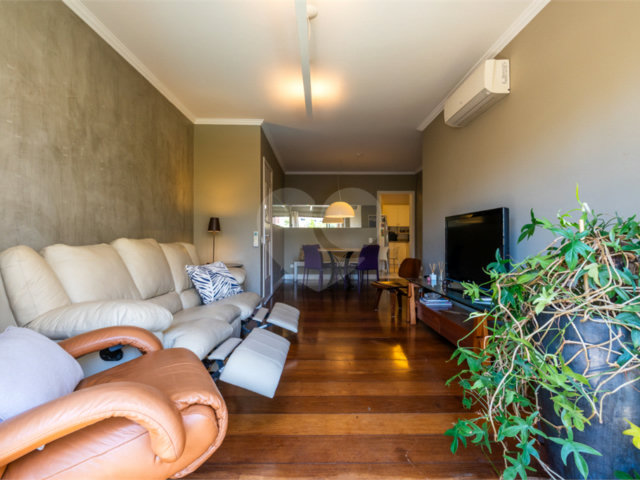 Apartamento à venda com 3 quartos, sendo 1 suíte,  em Moema, São Paulo, SP