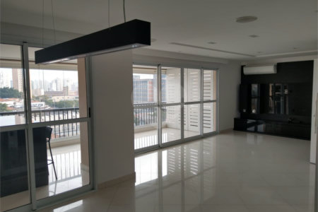 Apartamento 3 suítes, varanda gourmet, 3 vagas em Condomínio Clube na Mooca
