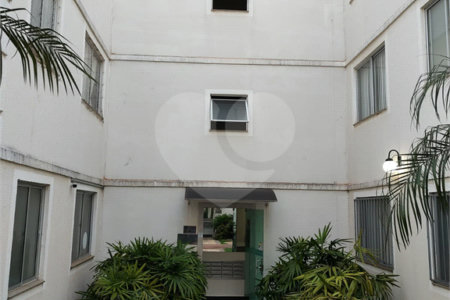 Apartamento no condomínio Monte Everest dispondo de 48m²