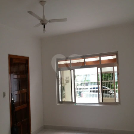 Casa com 125m² , 2 dormitórios , 2 vagas , à venda no Jardim Las Vegas em Santo André.