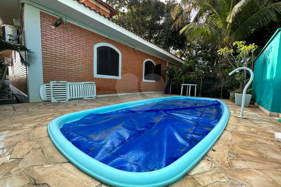 Casa assobradada à venda no bairro Nova Piracicaba, em Piracicaba/SP.