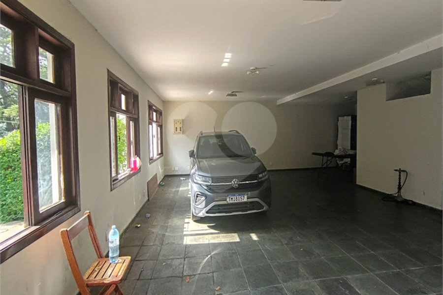 SOBRADO DE 426,0 M² COM 04 SUITES, SALÃO DE FESTAS, 06 VAGAS,06 BANHEIROS E PISCINA PARA LOCAÇÃO OU VENDA NO BARRO BRANCO