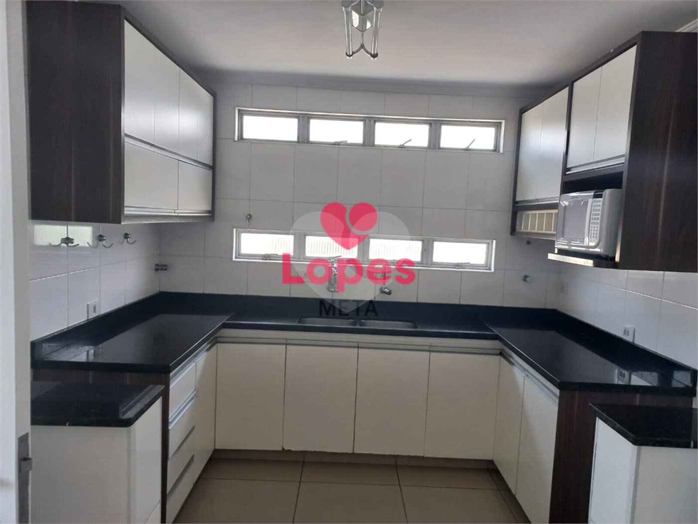 APARTAMENTO COM 217M² A VENDA COM 4 DORMITORIOS, 2 SUITES, 3 VAGAS - BAIRRO VILA ADYANA- SÃO JOSÉ DO