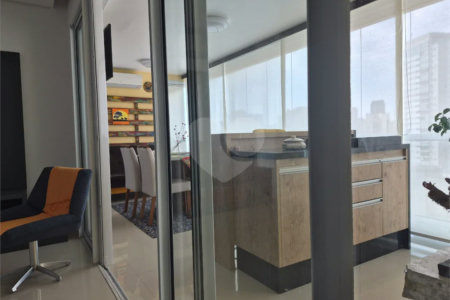 Apartamento à venda na Vila Mariana de 100m² com 3 dormitórios, 2 suítes, 2 vagas e lazer