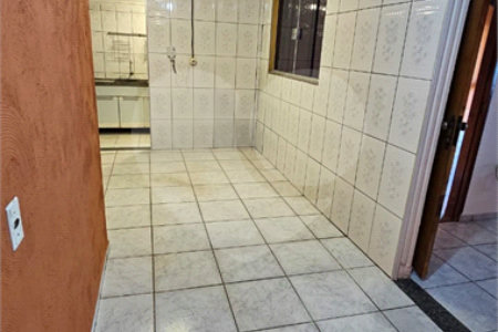 Excelente Casa Residencial no São Carlos 5 com 3 Quartos (1 Suíte) e Garagem Coberta para 2 Carros