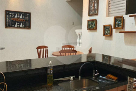 SOBRADO COMERCIAL PARA LOCAÇÃO NO RUDGE RAMOS | 197 m²