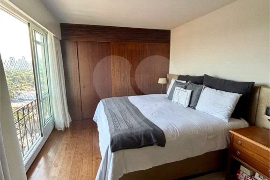 Cobertura duplex com terraço e vista em Cerqueira César