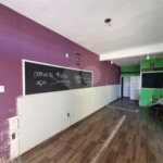 Sobrado 3 quartos e área comercial em baixo.