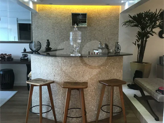 Sobrado à venda com 3 quartos, sendo 1 suíte,  em Alto da Boa Vista, São Paulo, SP
