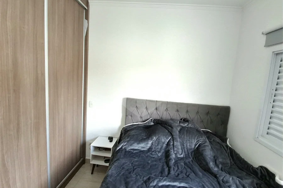 Casa à venda com 3 quartos, sendo 1 suíte, no condomínio Vila Arnoni, São Paulo - SP