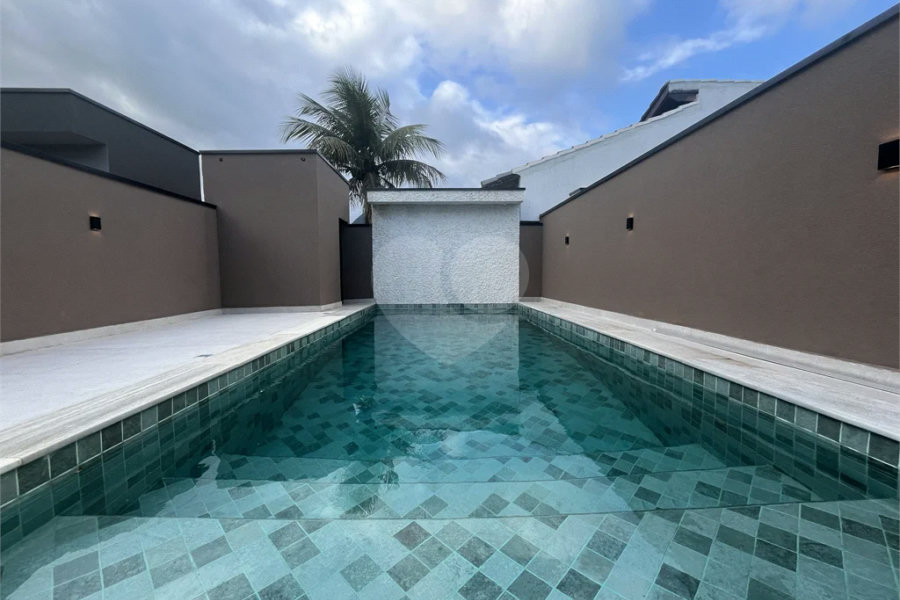 Casa à venda ou para alugar com 5 quartos, sendo 4 suítes,  em Morada da Praia, Bertioga, SP