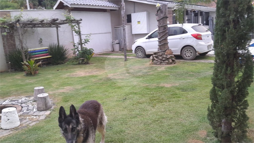 Chácara em Área Rural de Piracaia, com casa principal + 4 kitnets alugadas, excelente localização