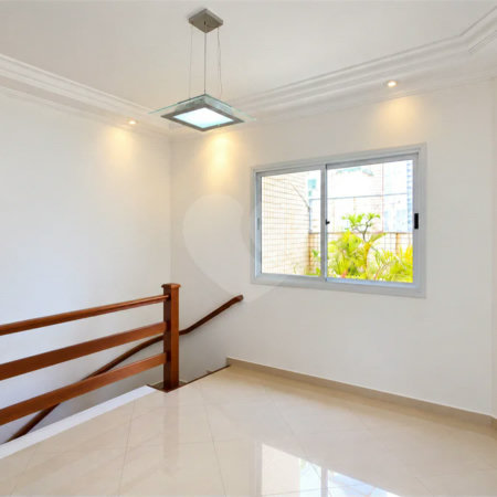 Cobertura duplex no Centro de São Bernardo do Campo, com 3 suítes, hidromassagem, mini spa, área gourmet e 2 vagas de garagem. Aceita permuta por apartamento de menor valor.