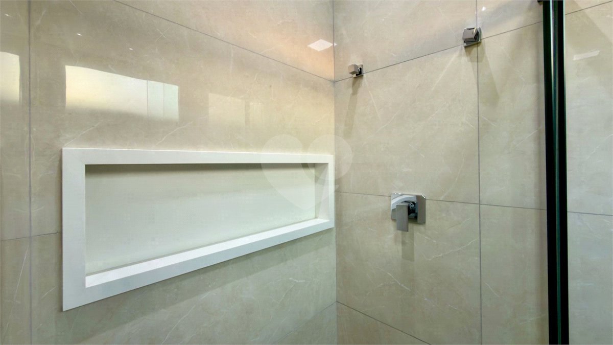Casa térrea 3 dormitórios (3 suítes), espaço gourmet, piscina, 2 vagas garagem, condomínio fechado com ampla área lazer