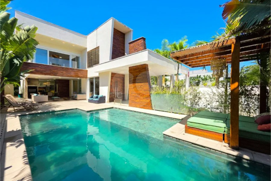 Casa à venda com 6 quartos, sendo 4 suítes,  em Riviera de São Lourenço, Bertioga, SP