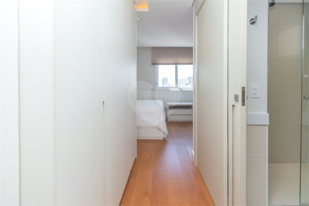 Apartamento - Vila Mariana - Alto Padrão - 3 Suítes - 4 Vagas - Venda / Compra - Próximo ao Metrô